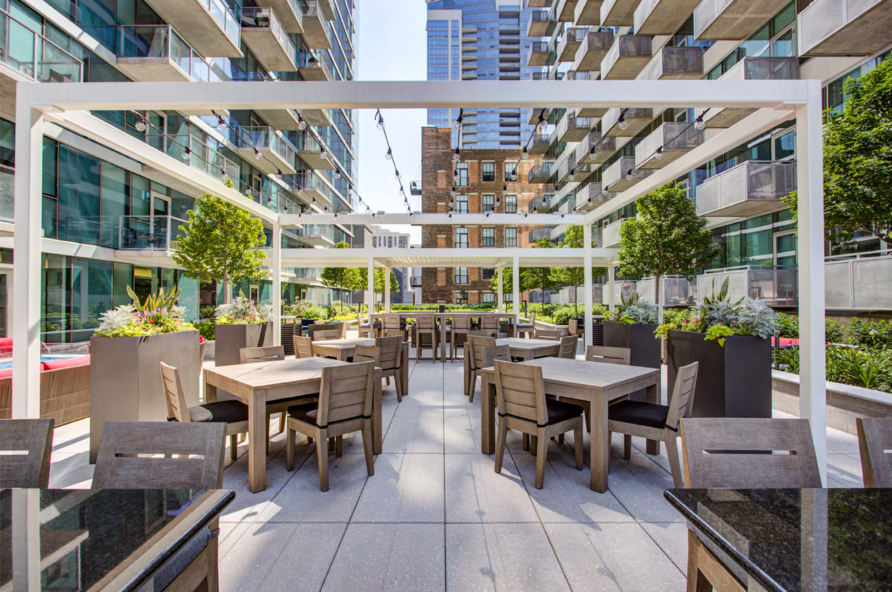 Photos and Video of 1333 S Wabash Apartment Community in Chicago, IL